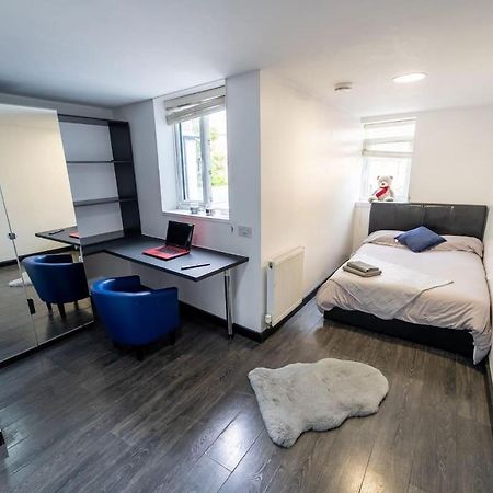 Studio Close To Selly Oak Train Station Birmingam Exterior foto